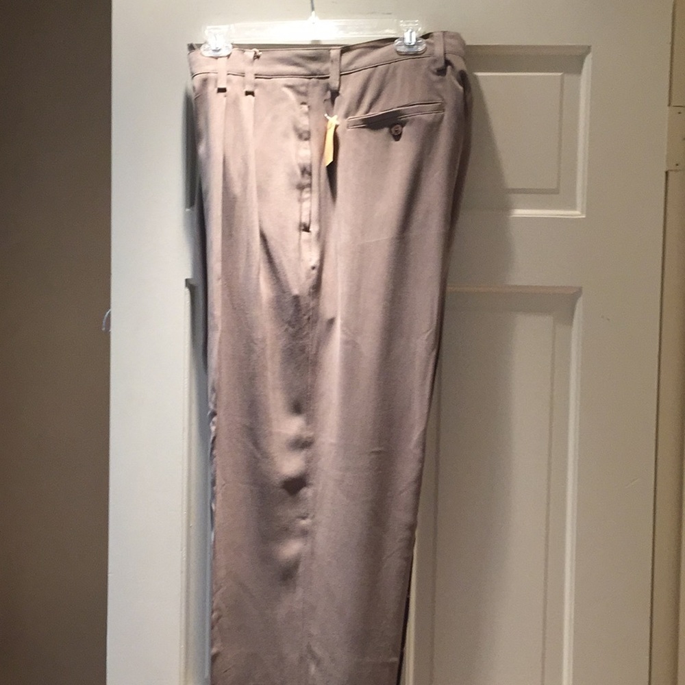 Men’s pants. NWT. Tommy Bahama.